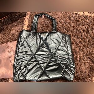 VS bubble tote NWT